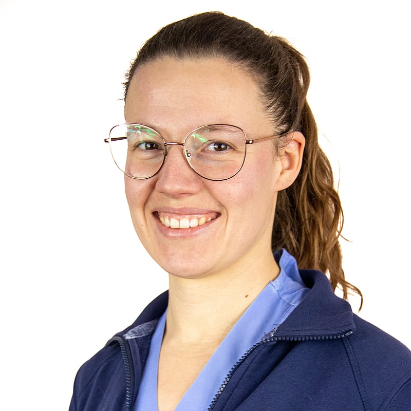 Foto von Sarah Klos, Assoziierte Tierphysiotherapeutin
