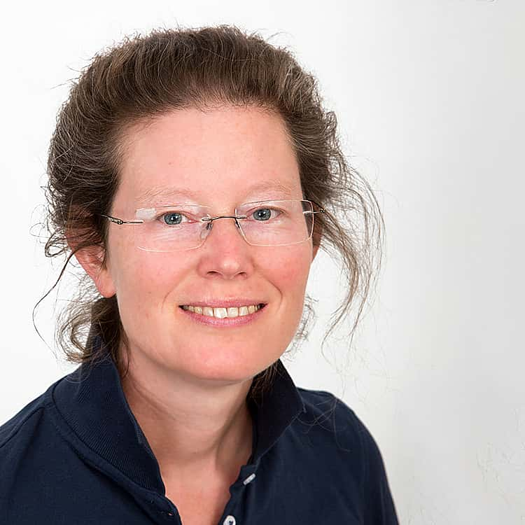 Dr Julia Zamhöfer