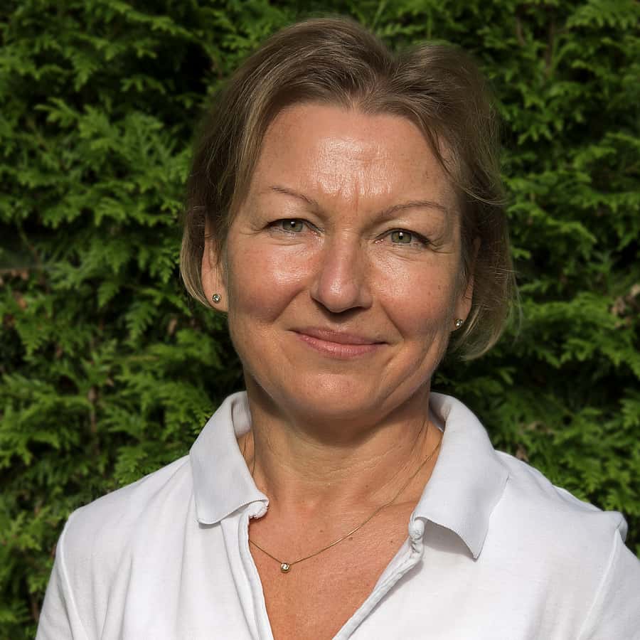 Dr. Barbara Arnholz