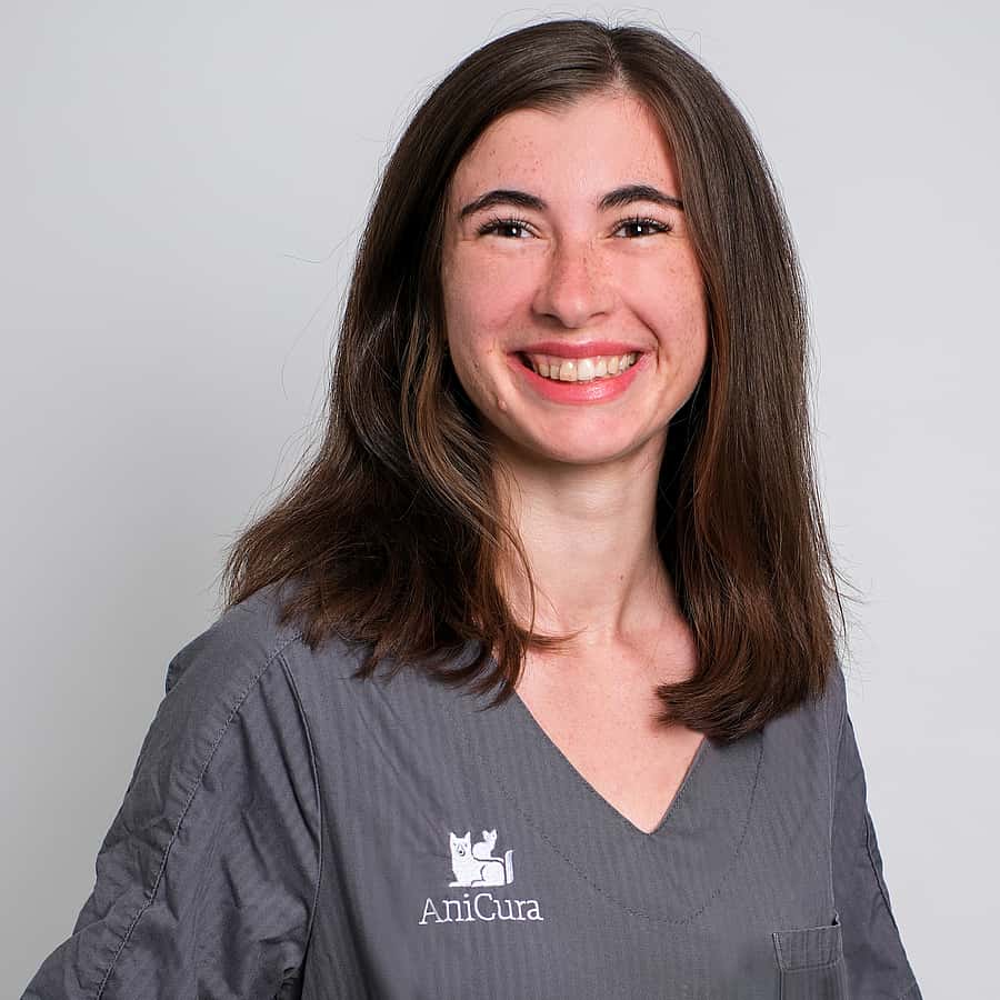 Dr. Ruth Saur