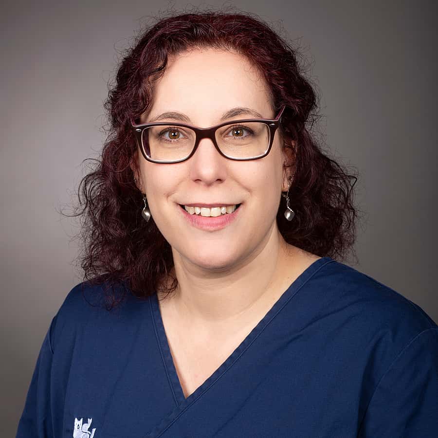 Dr. Yvonne Hüter