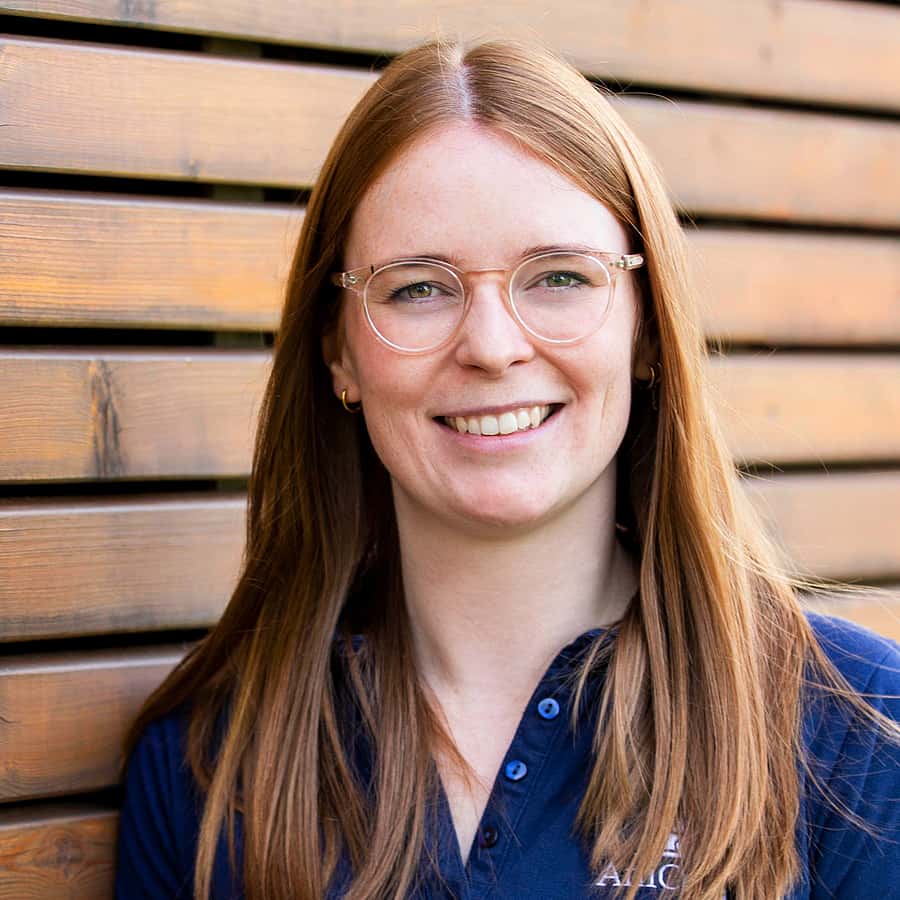 Dr. Anna Engel