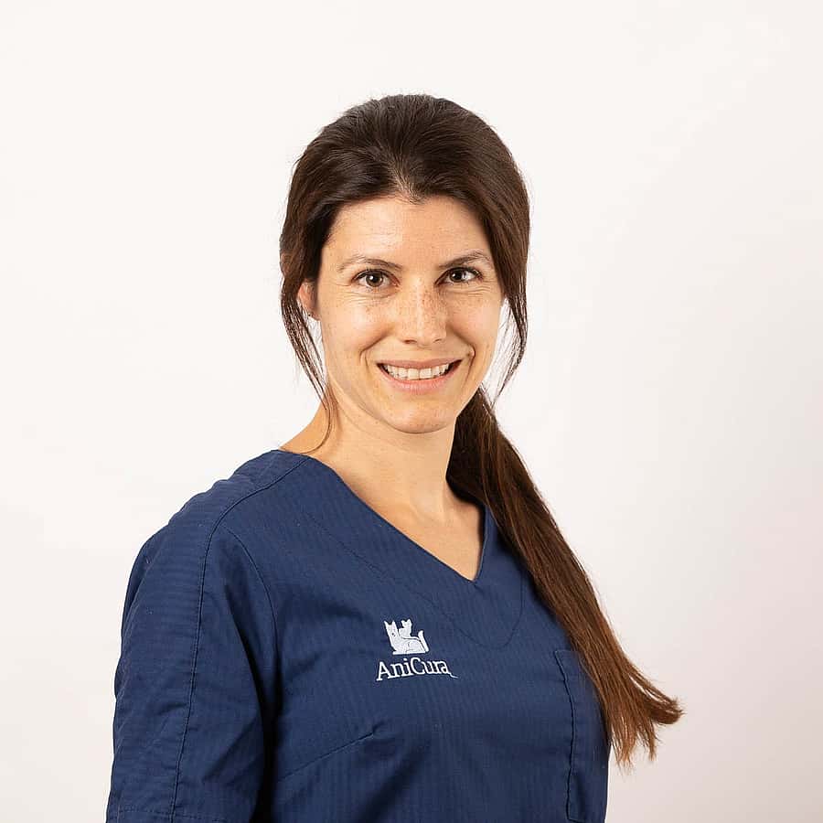 Dr. Julia Filip